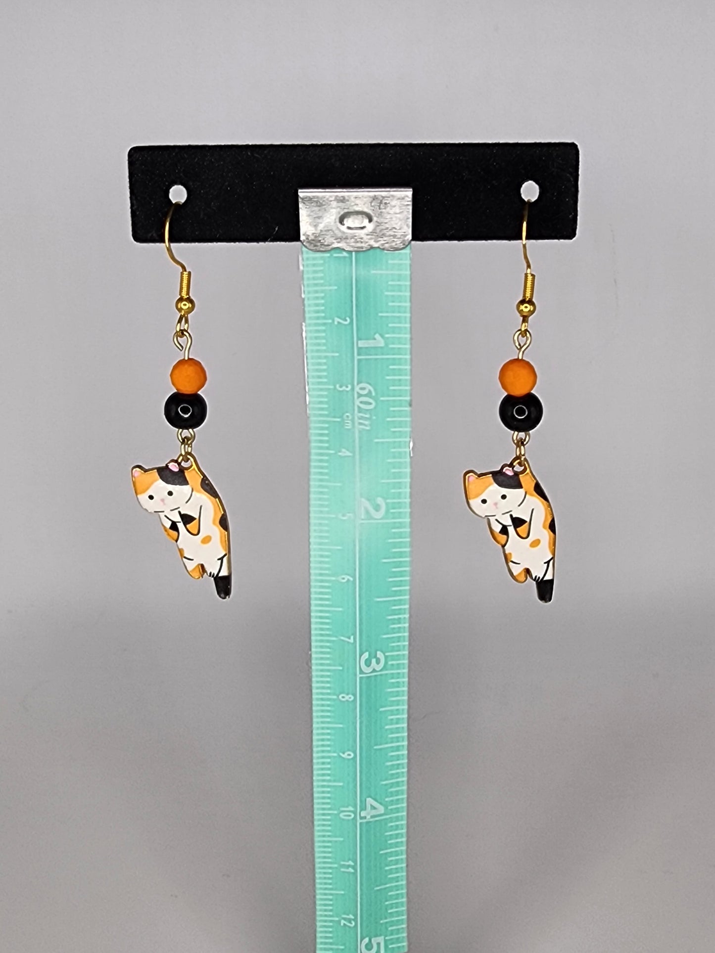 Adorable cat earrings