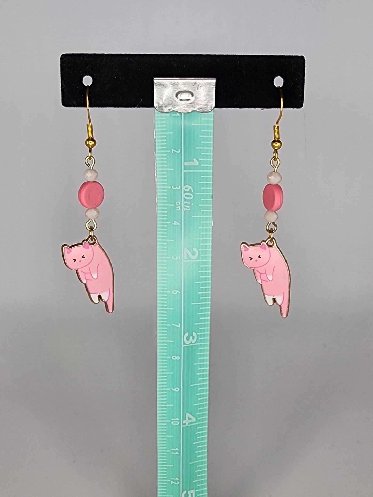 Adorable cat earrings