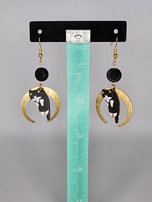 Adorable cat earrings